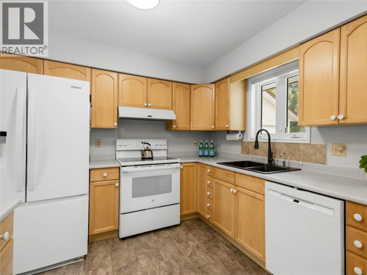 9181 Alder Street, Summerland, BC, V0H 1Z2 - 8