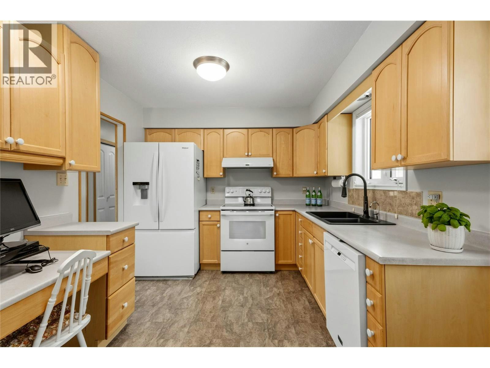 9181 Alder Street, Summerland, BC, V0H 1Z2 - 6