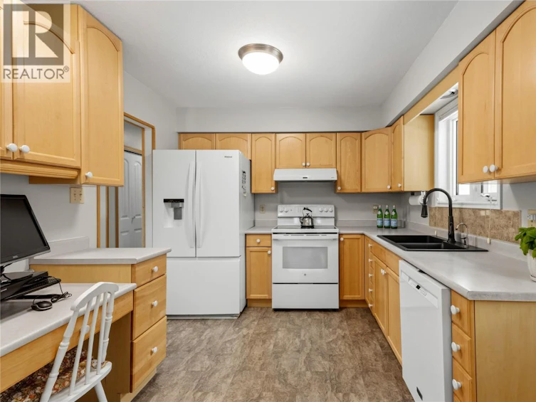 9181 Alder Street, Summerland, BC, V0H 1Z2 - 6