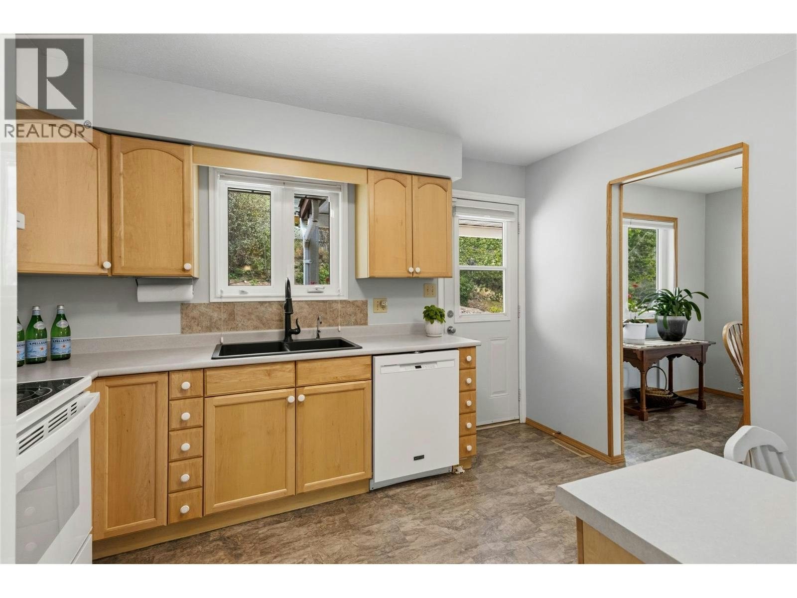 9181 Alder Street, Summerland, BC, V0H 1Z2 - 7