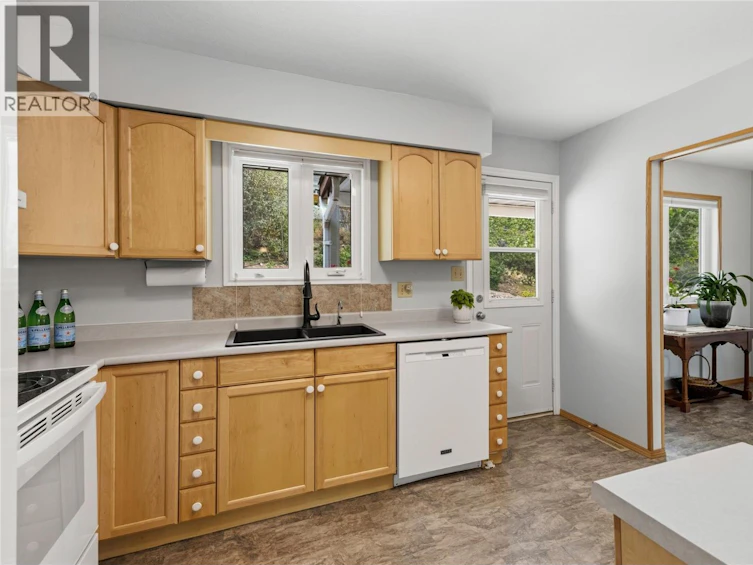 9181 Alder Street, Summerland, BC, V0H 1Z2 - 7