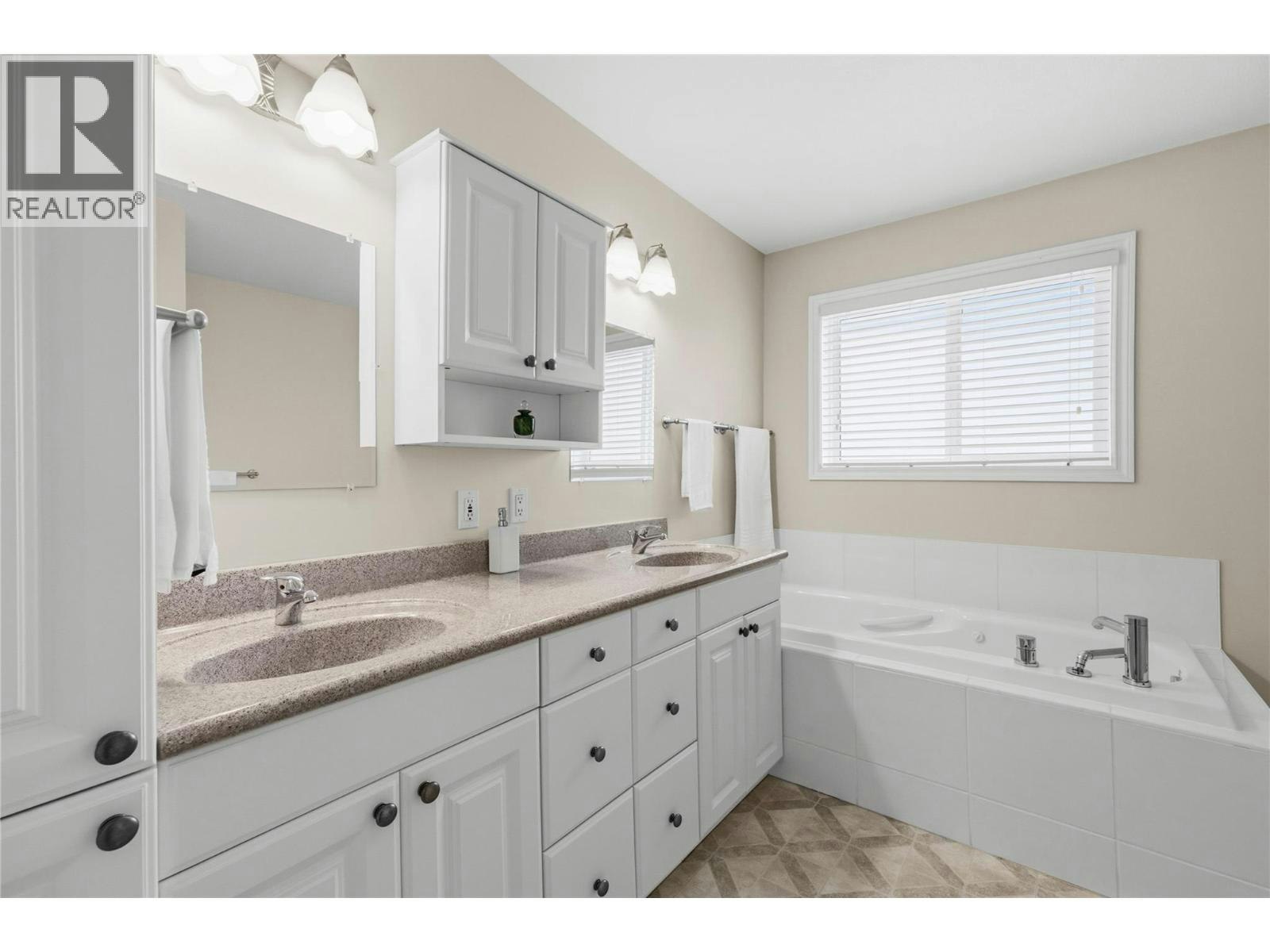9181 Alder Street, Summerland, BC, V0H 1Z2 - 21