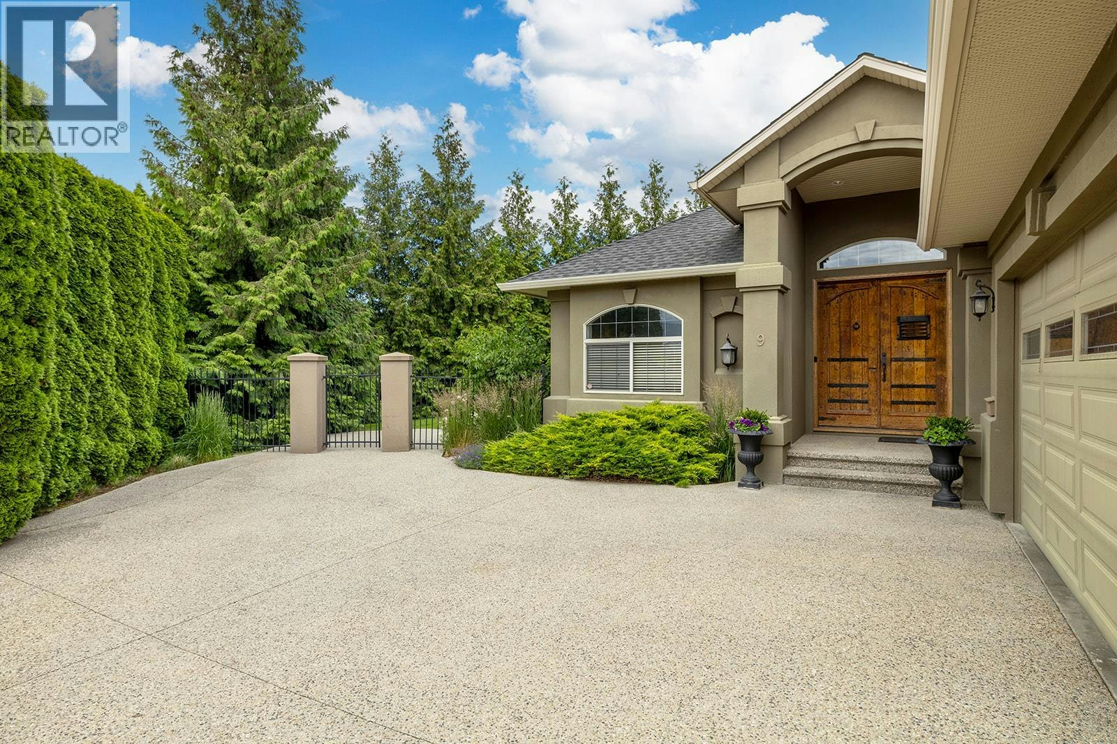 3103 Thacker Drive, West Kelowna, BC, V1Z 1X5