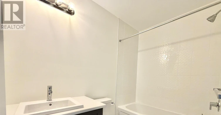 21 Royal Oak Crescent, Loyalist, ON, K0H 1G0 - 22