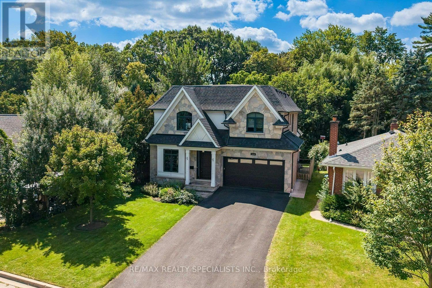 1534 Trotwood Avenue, Mississauga, ON, L5G 3Z9