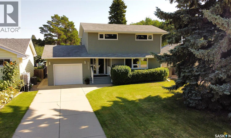 2133 Mckinnon Avenue