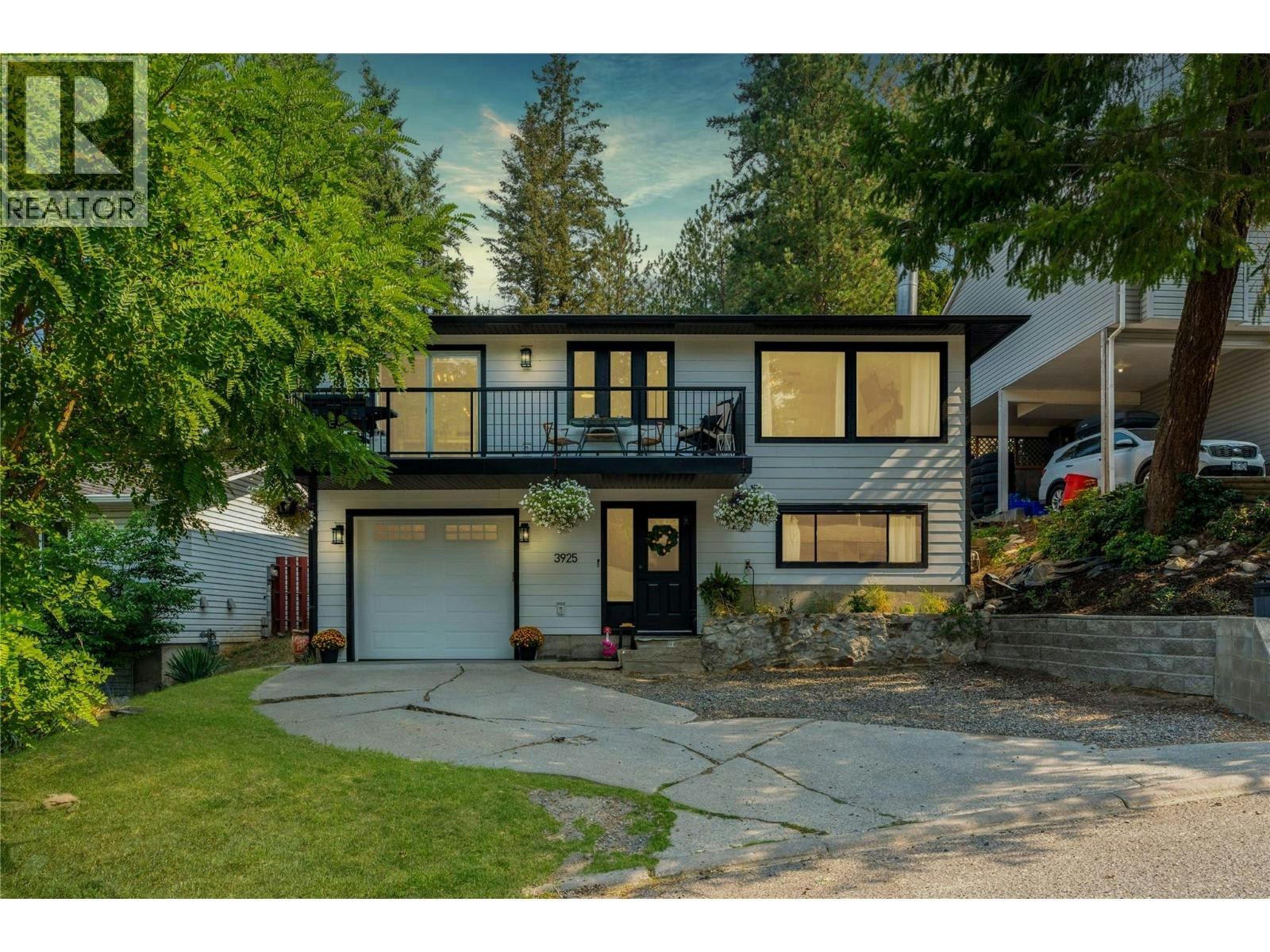 3925 Highland Park Crescent, Armstrong, BC, V4Y 0K2