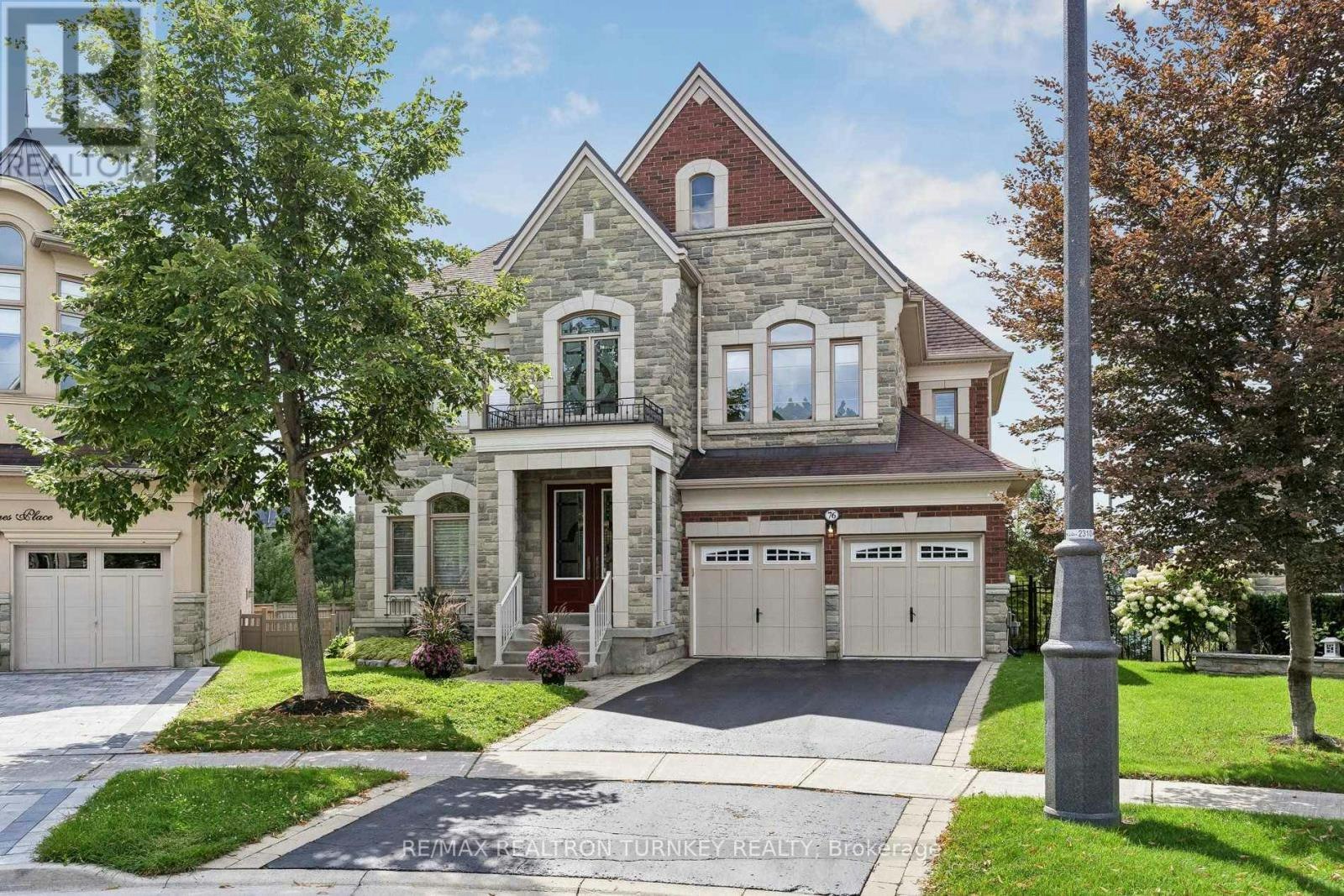 76 Vines Place, Aurora, ON, L4G 0R7