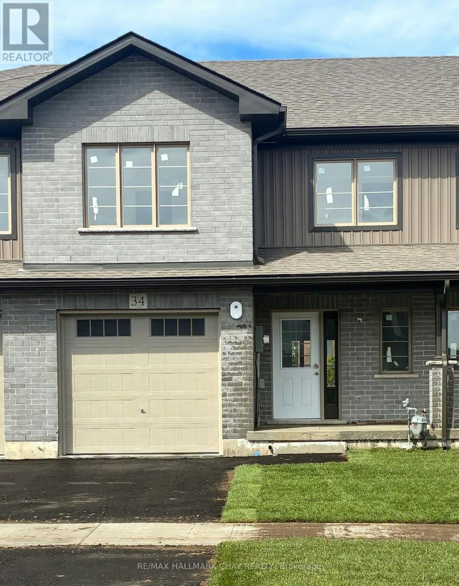 34 Strath Crescent, Springwater, ON, L0L 1P0