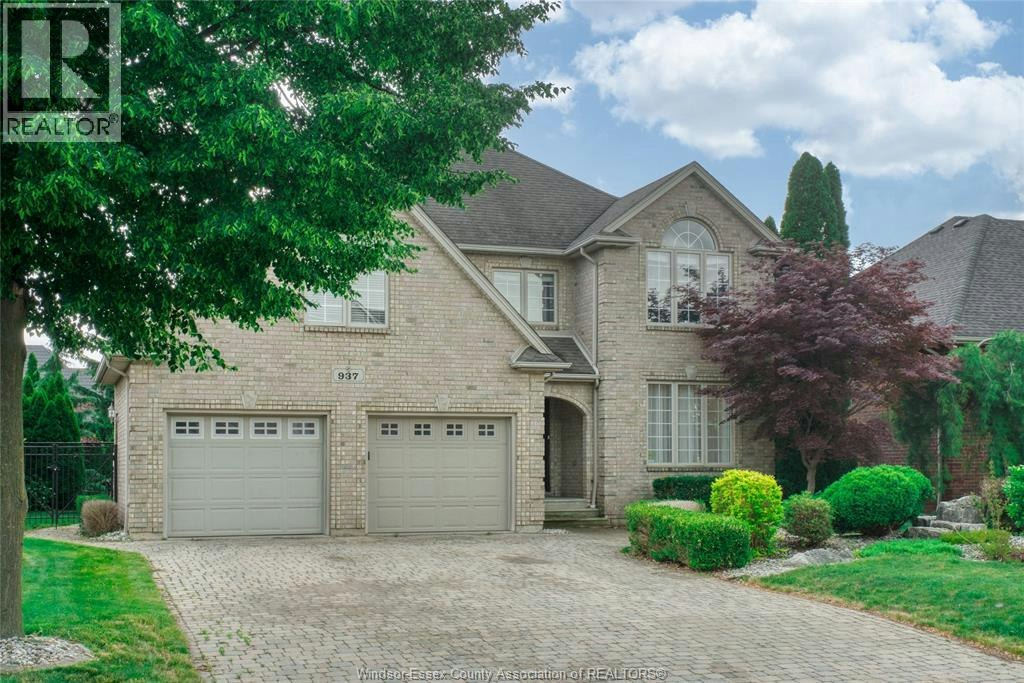 937 Pavan, Windsor, ON, N9G 2X5