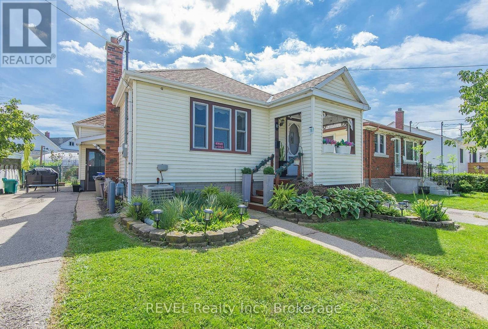 12 Garnet Street, St. Catharines, ON, L2M 5E5