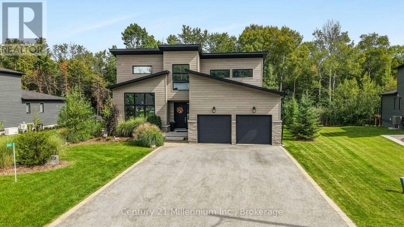 103 Tekiah Road, Blue Mountains, ON, N0H 1J0