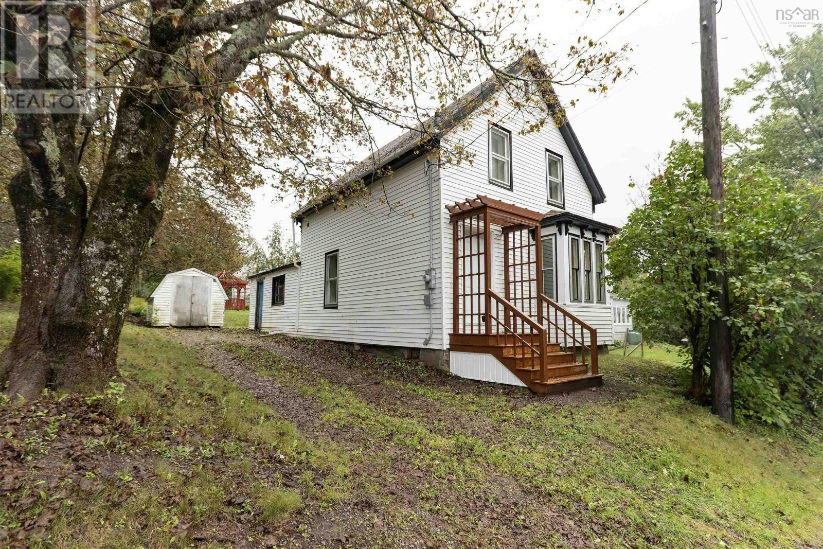 37 Drummond Street, Springhill, NS, B0M 1X0
