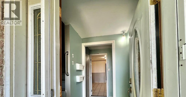 MAIN-3595 42 County Road, Windsor, ON, N9A 6J3 - 4