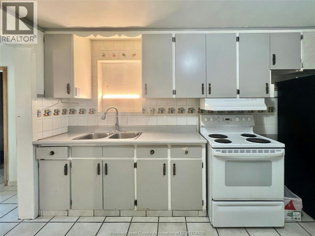 MAIN-3595 42 County Road, Windsor, ON, N9A 6J3 - 6