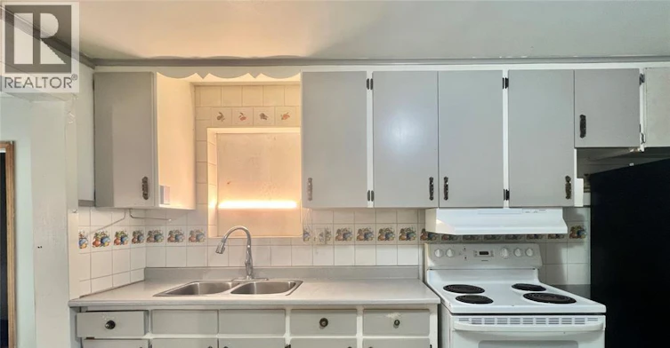 MAIN-3595 42 County Road, Windsor, ON, N9A 6J3 - 6
