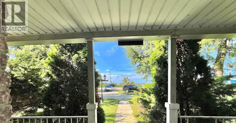 MAIN-3595 42 County Road, Windsor, ON, N9A 6J3 - 3