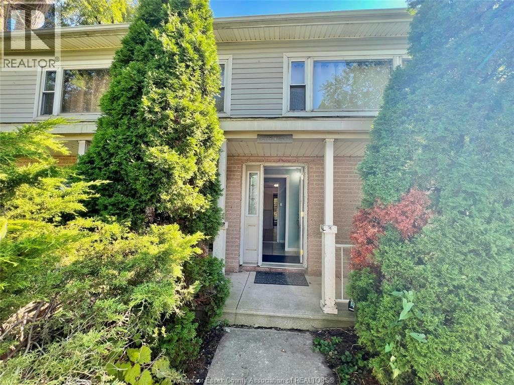 MAIN-3595 42 County Road, Windsor, ON, N9A 6J3 - 2