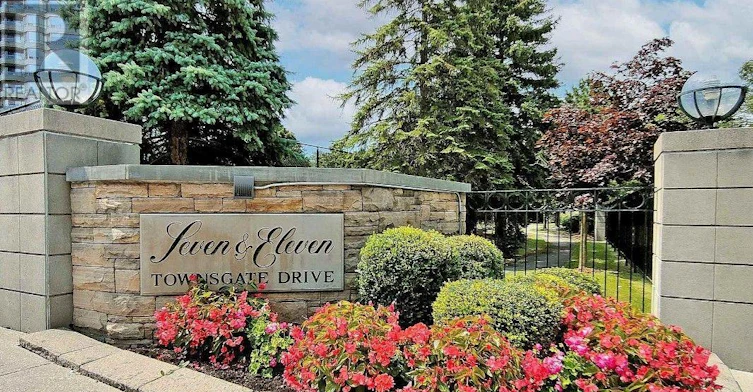 310-7 Townsgate Drive, Vaughan, ON, L4J 7Z9 - 2