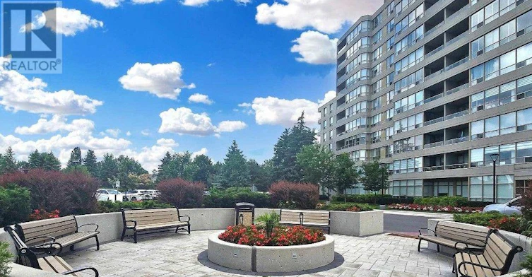 310-7 Townsgate Drive, Vaughan, ON, L4J 7Z9 - 33