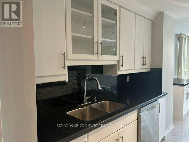 310-7 Townsgate Drive, Vaughan, ON, L4J 7Z9 - 8