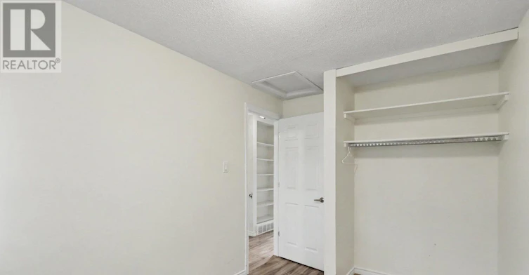 912 B Elmsmere Road, Ottawa, ON, K1J 7T6 - 12