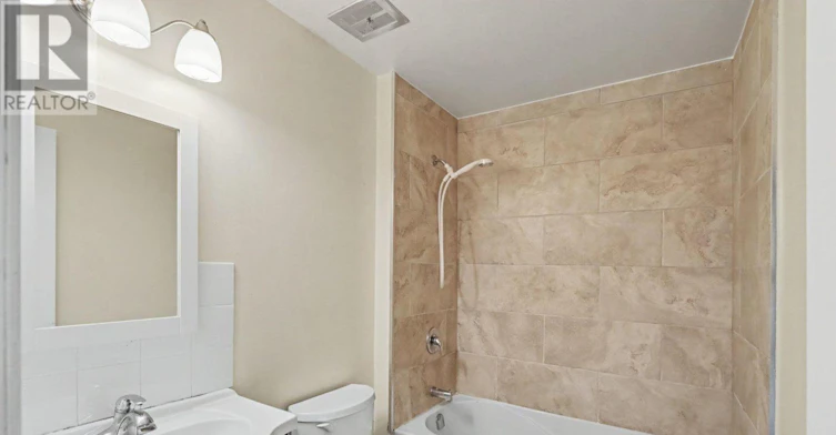 912 B Elmsmere Road, Ottawa, ON, K1J 7T6 - 13