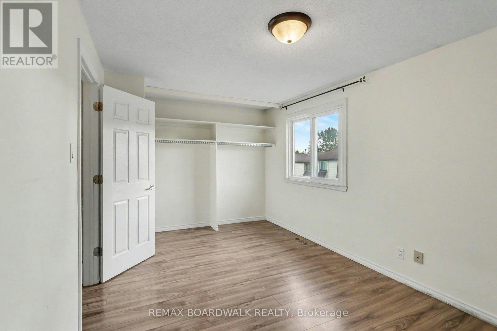 912 B Elmsmere Road, Ottawa, ON, K1J 7T6 - 7