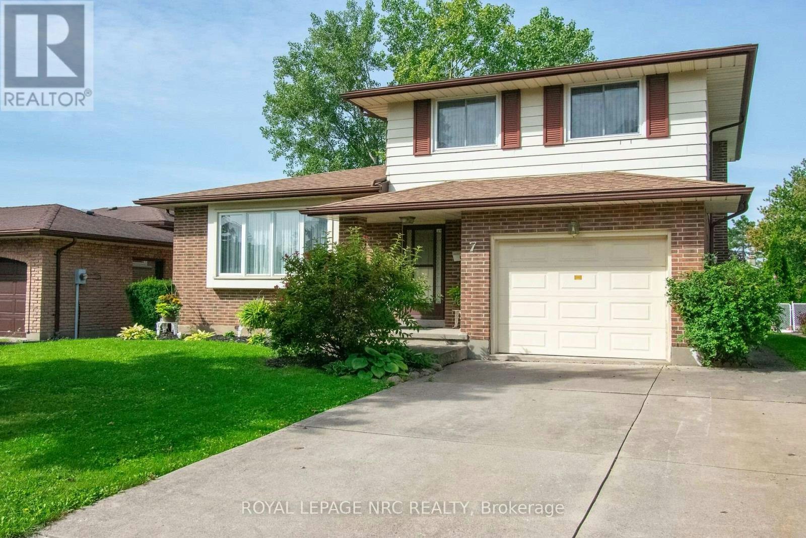 7 Dolly Circle, St. Catharines, ON, L2P 3T2
