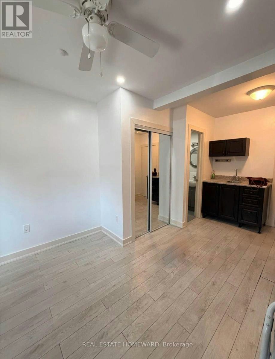 5-1659 Gerrard Street E, Toronto, ON, M3B 2P5 - 3