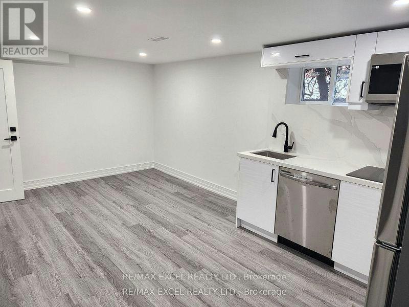 LOWER Level 6 Glaive Drive, Toronto, ON, M1P 1X6 - 7