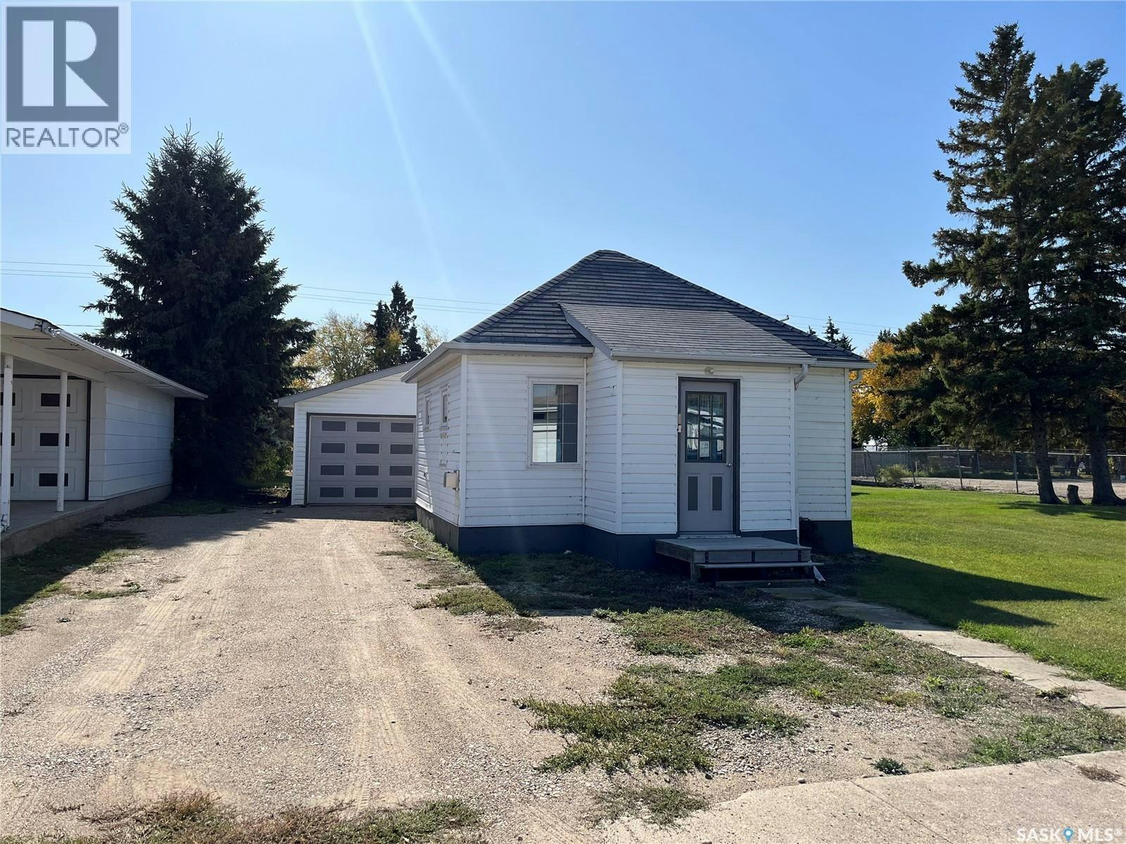 409 3rd Street S, Wakaw, SK, S0K 4P0