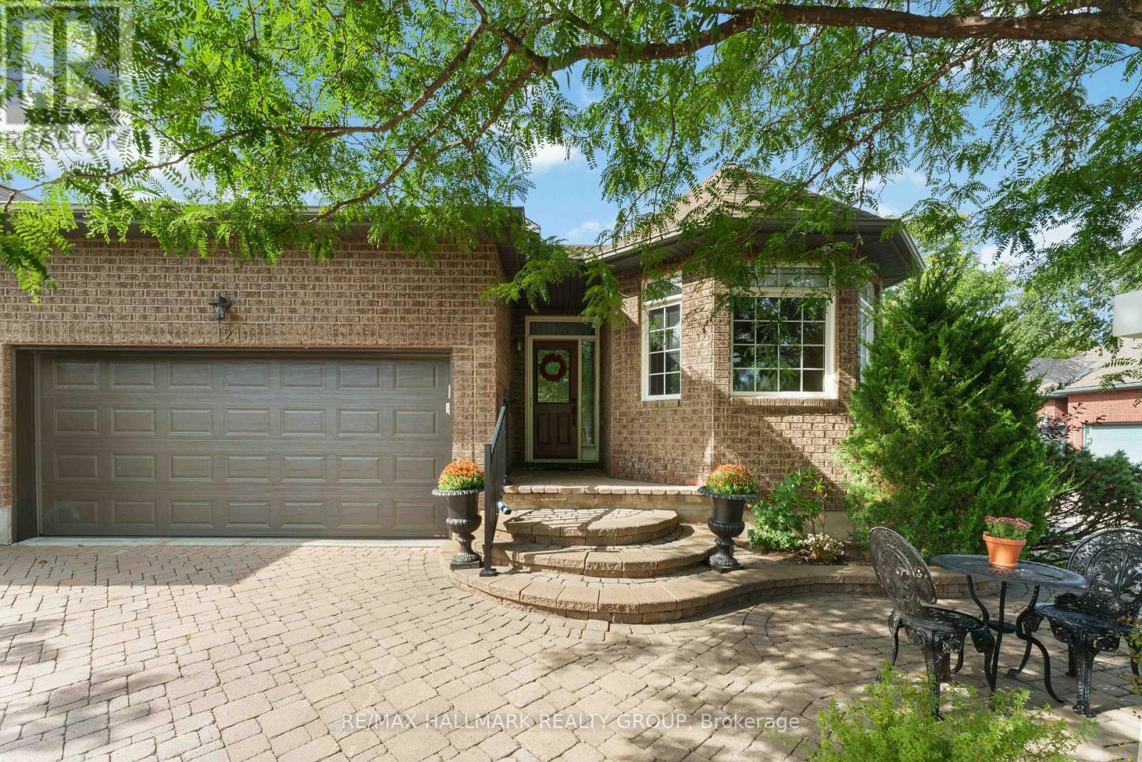 121 Bartlett Private, Ottawa, ON, K1V 2A9