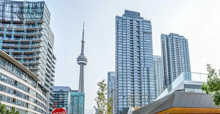 719-10 Capreol Court, Toronto, ON, M5V 4B3 - 11