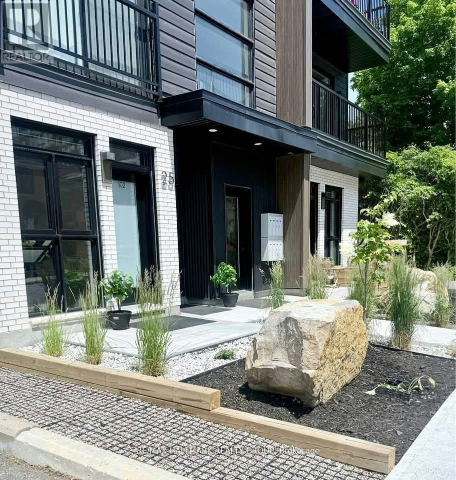303-25 Grant Street, Ottawa, ON, K1Y 2W8 - 2
