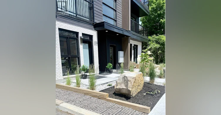 303-25 Grant Street, Ottawa, ON, K1Y 2W8 - 2