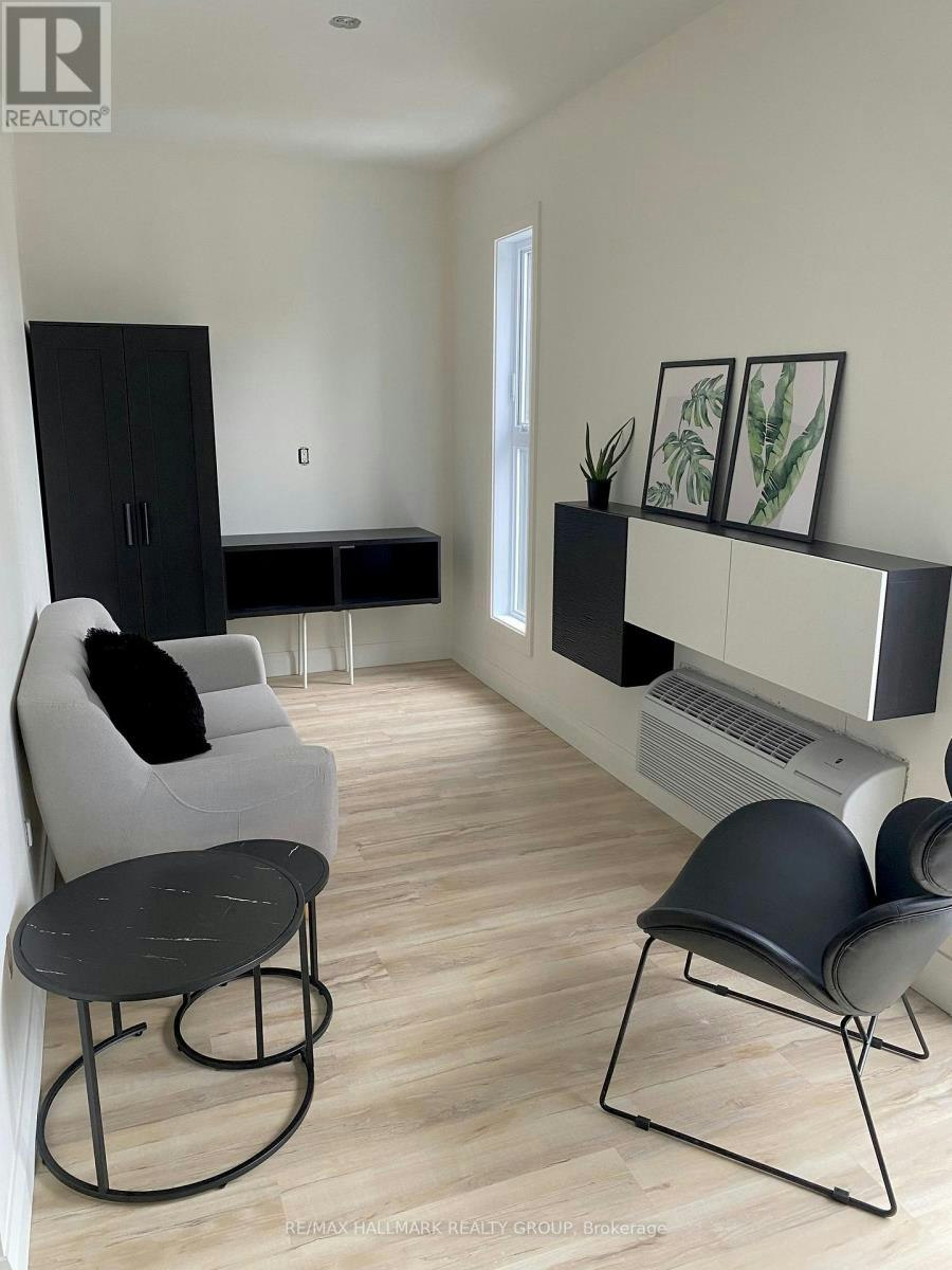 303-25 Grant Street, Ottawa, ON, K1Y 2W8 - 3