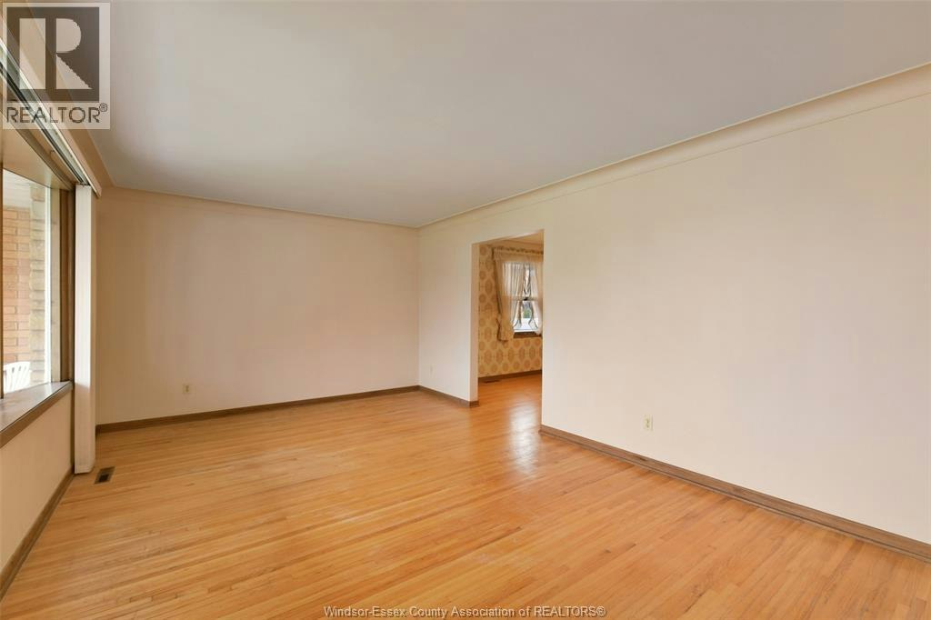 A-10770 Eastcourt, Windsor, ON, N8R 1E8 - 4