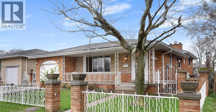 A-10770 Eastcourt, Windsor, ON, N8R 1E8
