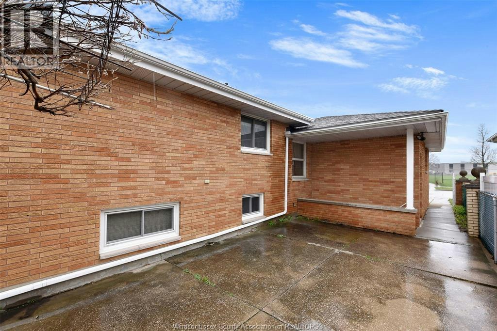 A-10770 Eastcourt, Windsor, ON, N8R 1E8 - 18