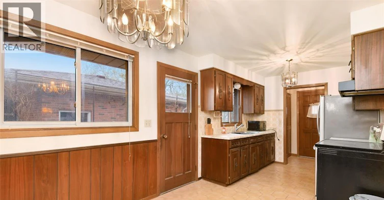 A-10770 Eastcourt, Windsor, ON, N8R 1E8 - 12