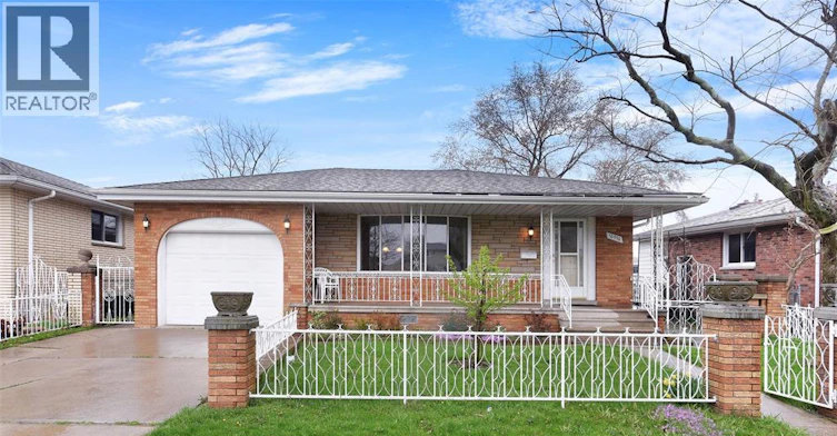 A-10770 Eastcourt, Windsor, ON, N8R 1E8 - 2