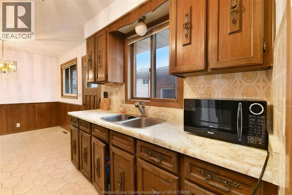 A-10770 Eastcourt, Windsor, ON, N8R 1E8 - 9