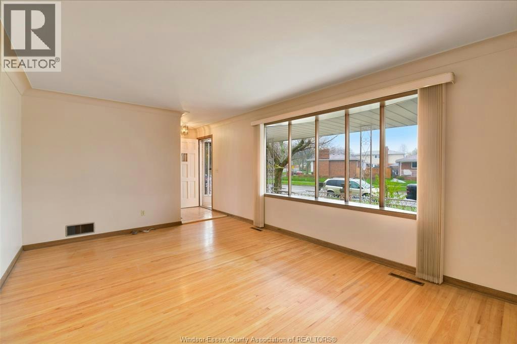 A-10770 Eastcourt, Windsor, ON, N8R 1E8 - 5