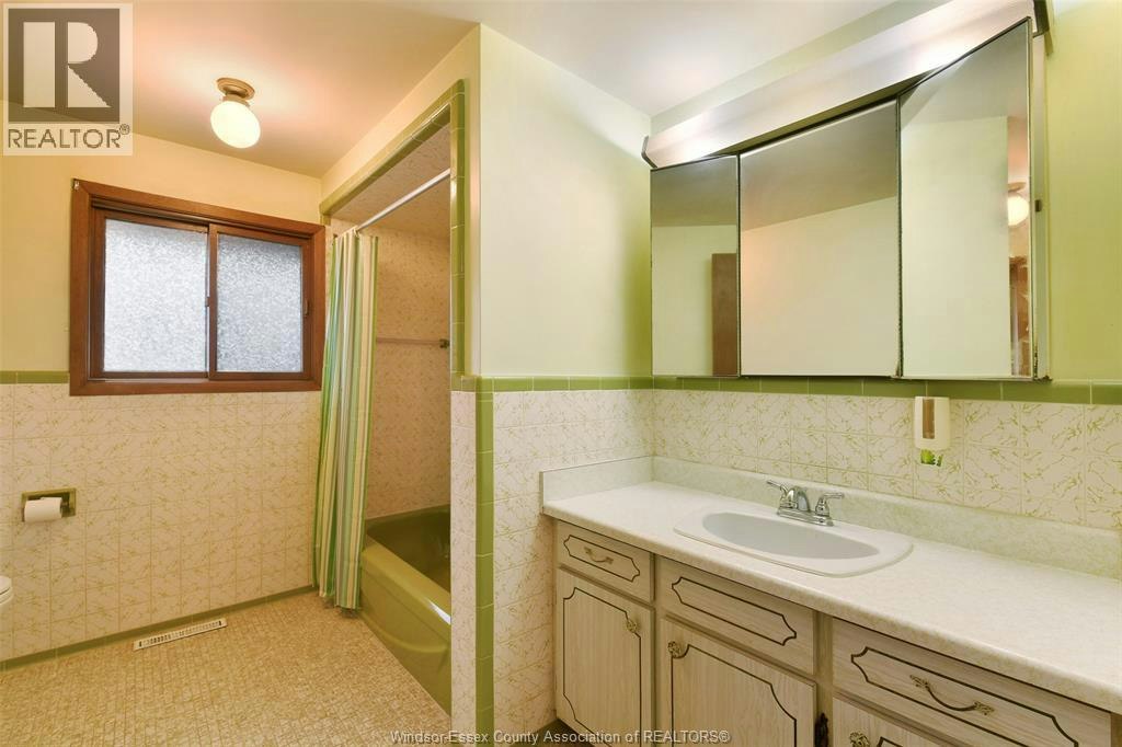 A-10770 Eastcourt, Windsor, ON, N8R 1E8 - 11