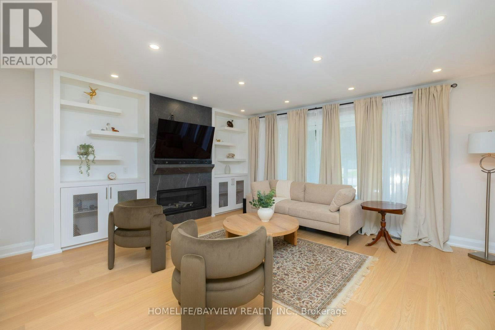 164 Steeles Avenue E, Toronto, ON, L3T 1A5