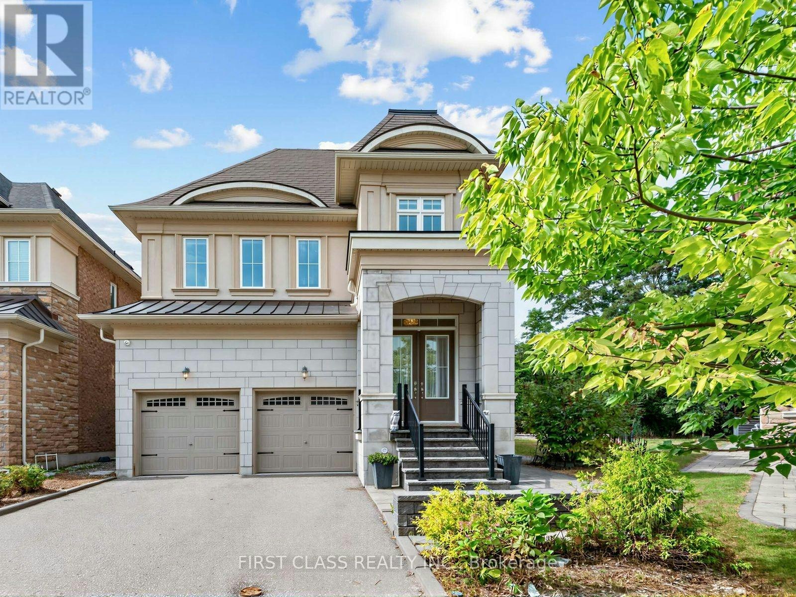 16 Macdonald Court, Richmond Hill, ON, L4E 1E9