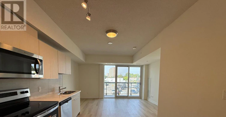 215-2825 Jane Street, Toronto, ON, M3N 0A8 - 3