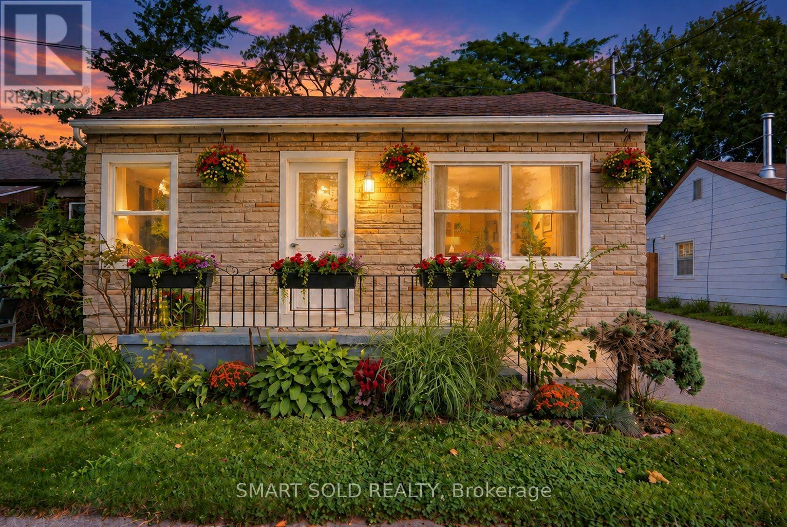 7 Elmwood Avenue, St. Catharines, ON, L2R 2T5
