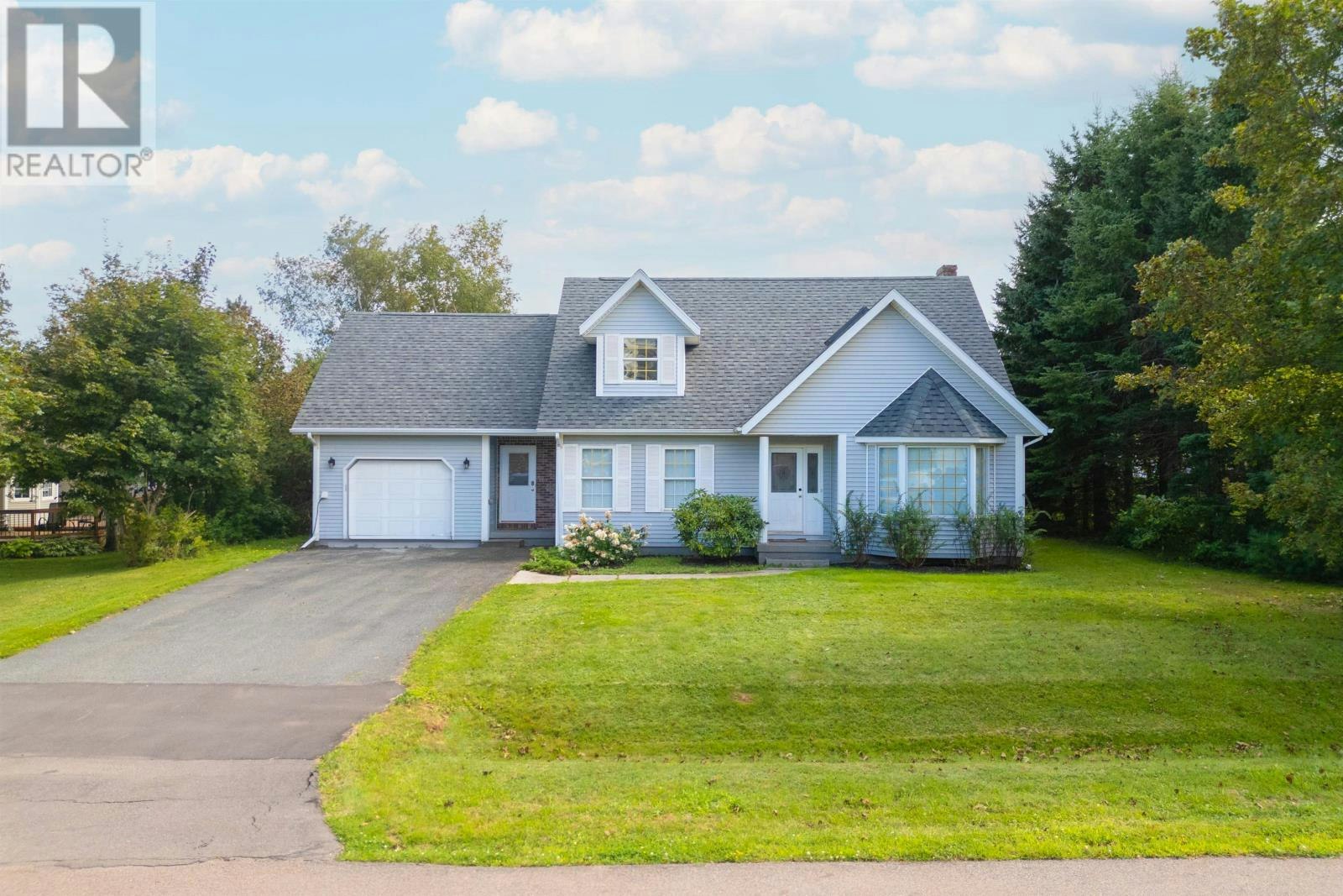 25 England Circle, Charlottetown, PE, C1E 1W6